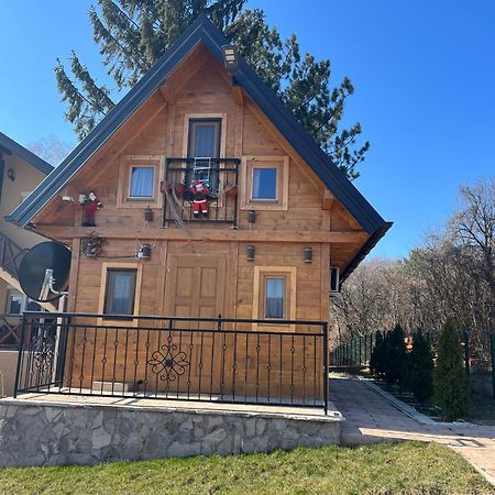 Apartmani Joka I Drvene Kucice Vrdnik Ngoại thất bức ảnh