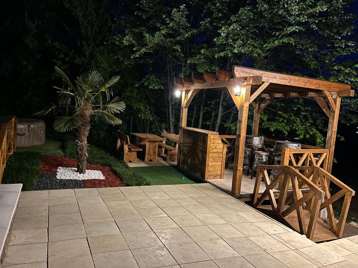Apartmani Joka I Drvene Kucice Vrdnik Ngoại thất bức ảnh